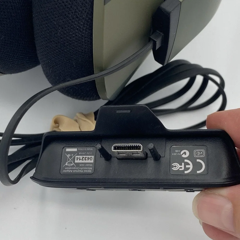 Microsoft Xbox One Wired Stereo Headset (1610) & Adapter (1626)